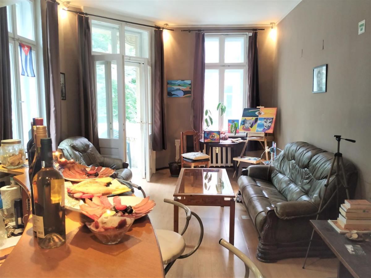 Vintage Private In The Heart Of The Downtown *