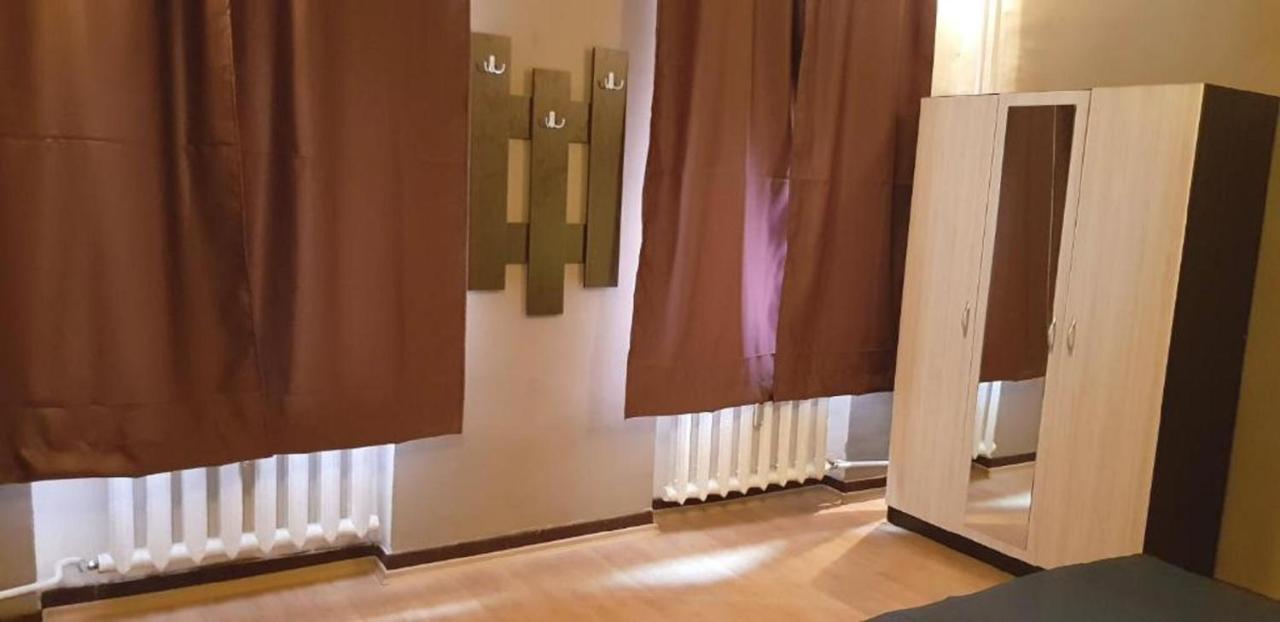 Vintage Private In The Heart Of The Downtown Hostel